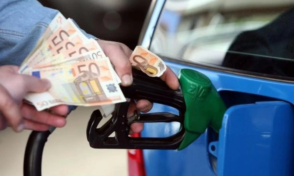 Βενζινοπώλες: Πτώση στην τιμή του πετρελαίου και της αμόλυβδης